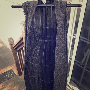 Xl dark gray with white heathring lula roe joy